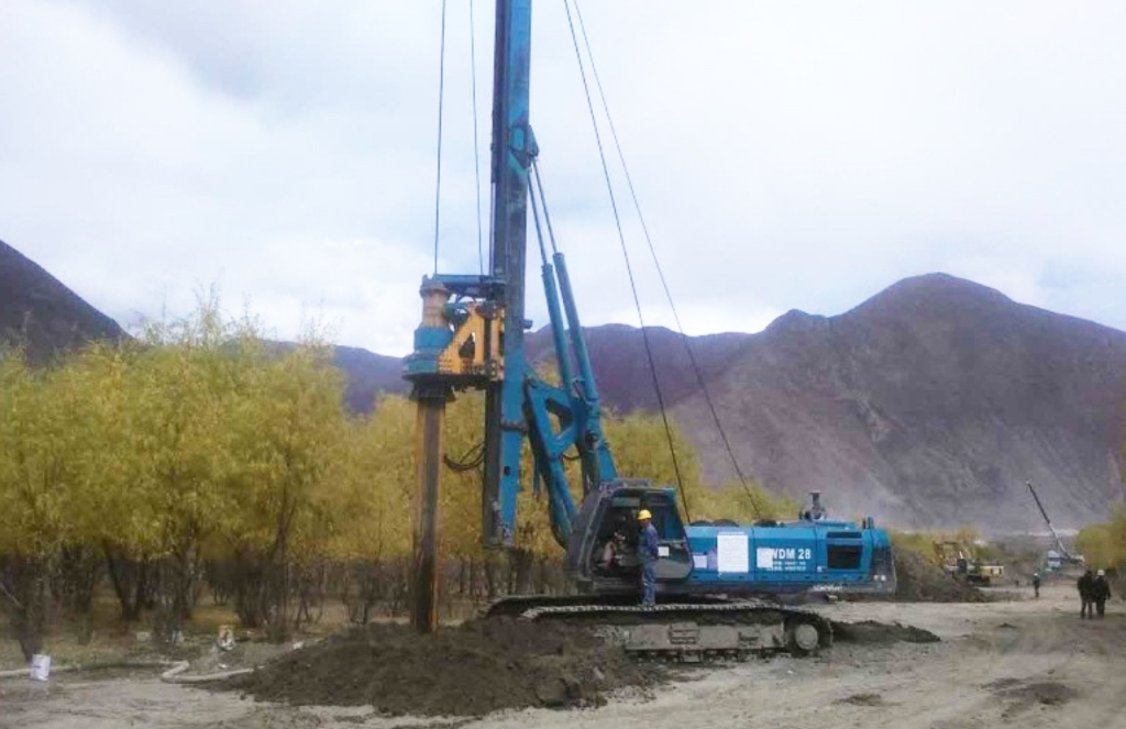 币游国际智能二十台旋挖钻机高原施工放异彩