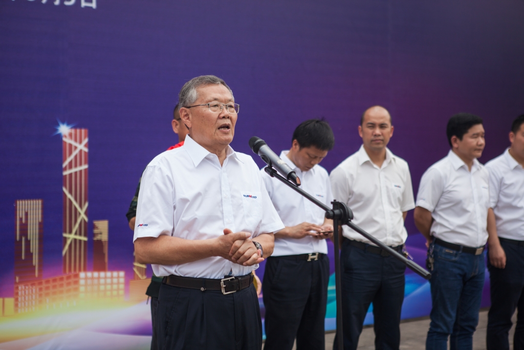 民族挖掘机品牌先导者，，，，币游国际智能“城镇建设利器”SWE80E9荣耀上市