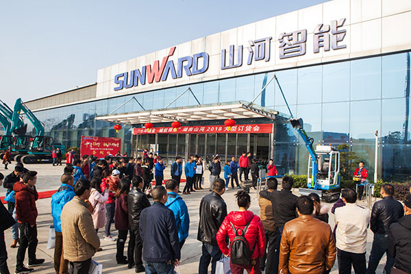 十年相随，，，，成绩相互，，，，来听听币游国际智能挖掘机客户的真实声音