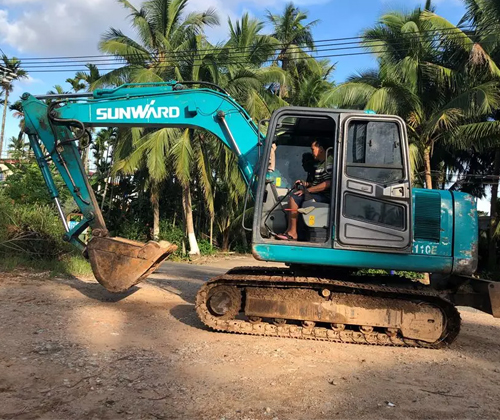 作为村里的创富标杆，，，陈老板的∶院爱将”事实是谁？？？？？