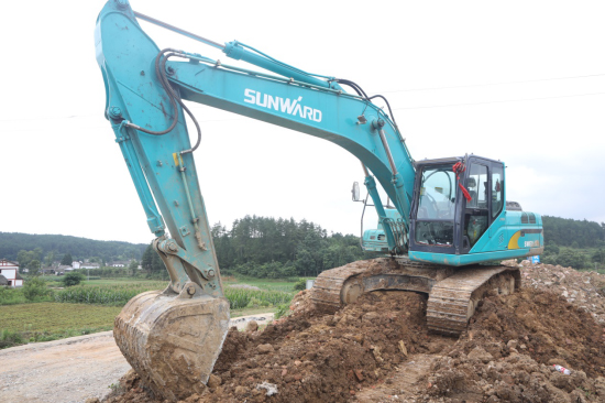 六年六台挖机 邓老板是个“币游国际迷”