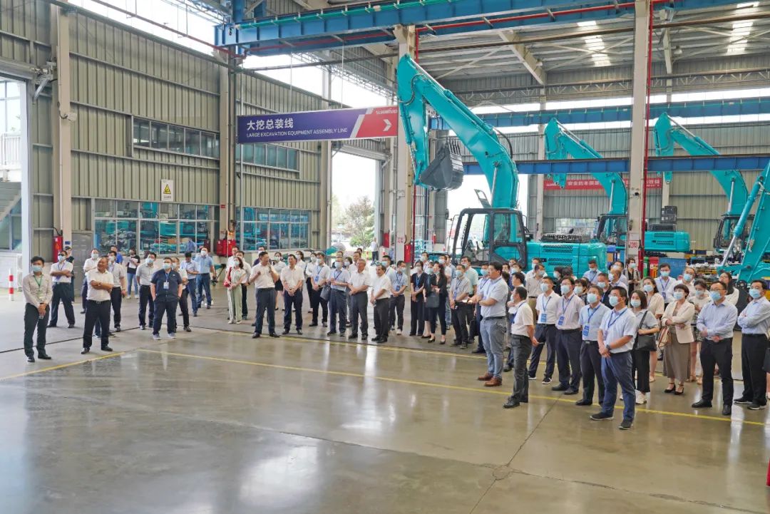 天下战略性新兴工业集群建设考察团调研币游国际智能