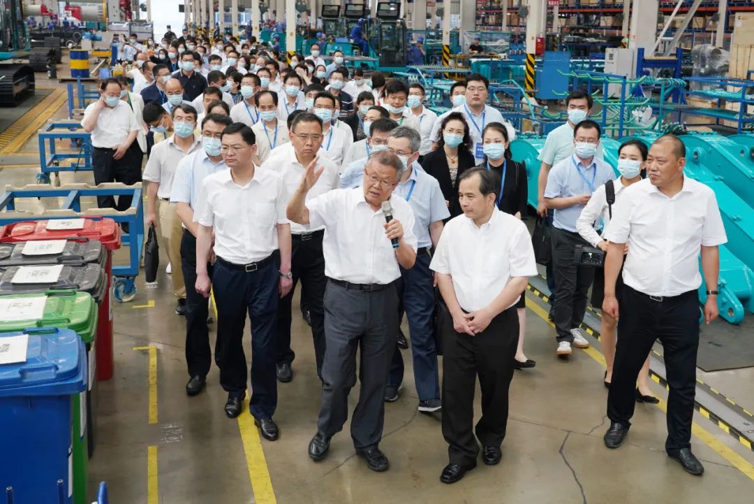 天下战略性新兴工业集群建设考察团调研币游国际智能