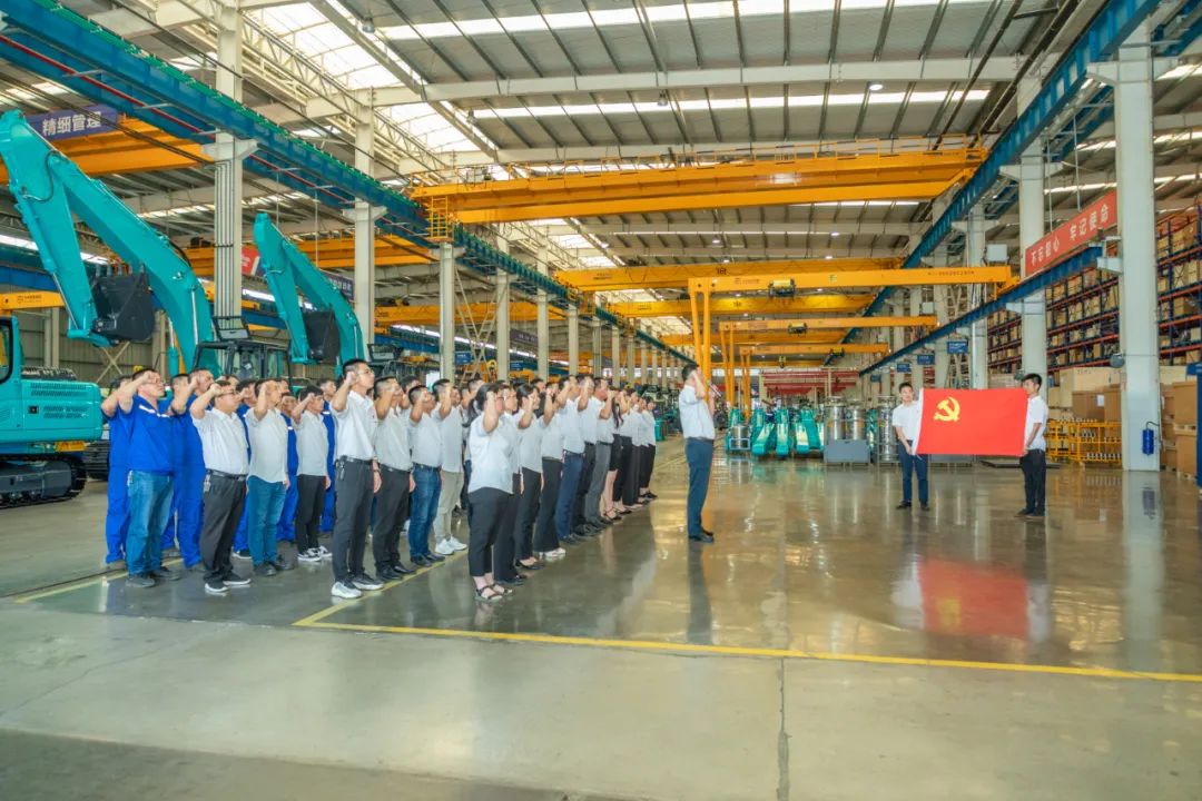 接续斗争再出发——币游国际智能党委举行新党员入党宣誓和老党员重温入党誓词活动