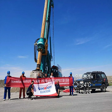 顶酷暑 走沙漠 2021年币游国际智能全球效劳万里行走进新疆