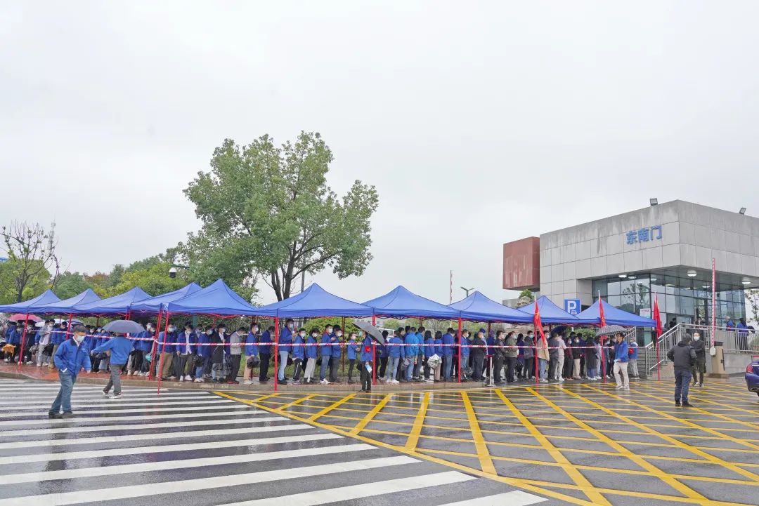 采样完成率近100%！币游国际智能第一时间开展全员核酸检测，，，，包管清静生产