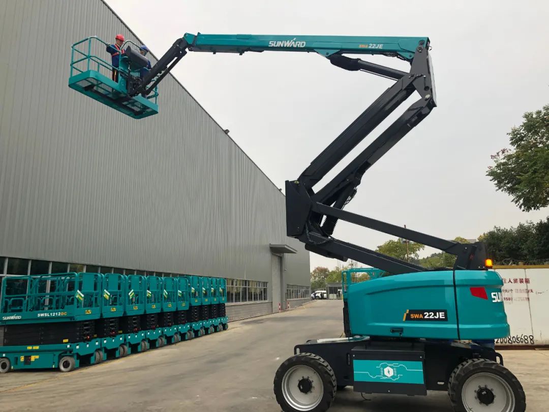 同级别作业高度最高！币游国际智能首款自主研发电动臂式高空作业平台下线