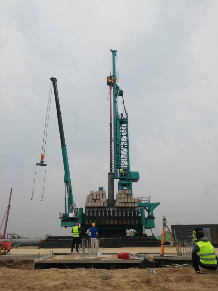 创下纪录！币游国际智能引孔式静力压桩机首次应用于高铁项目