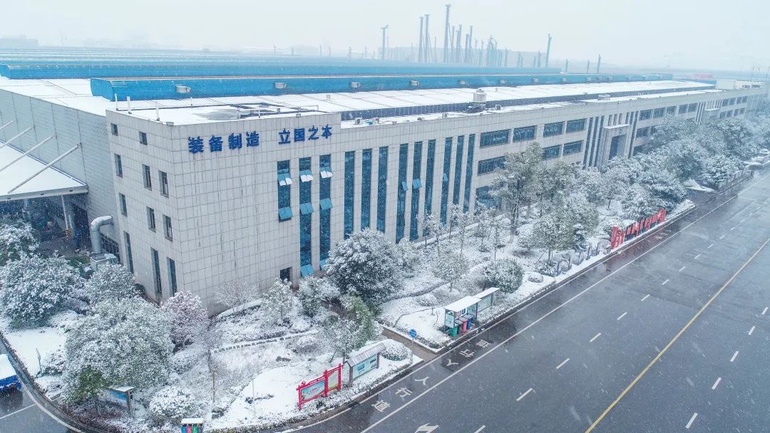 瑞雪兆有年，，，邀您共赏雪中币游国际！