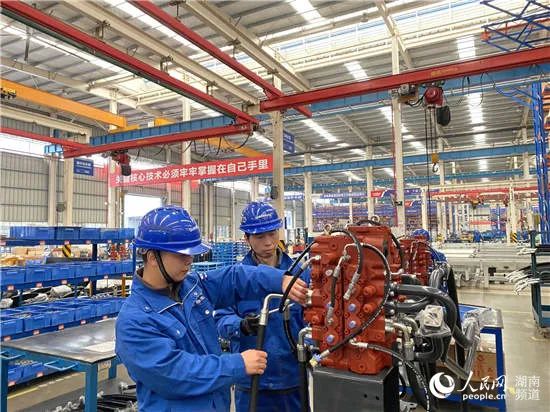 人民网头版头条：依附先导式立异，，，，，币游国际智能让“中国制造”成为高质量的代名词