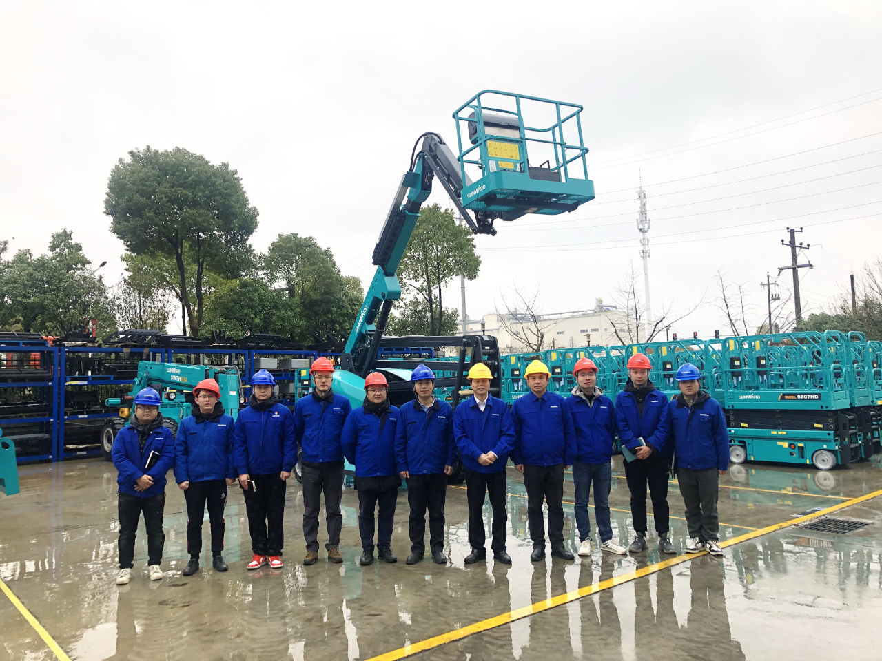 勇闯蓝海！币游国际智能两款臂式高空作业平台正式“出道”