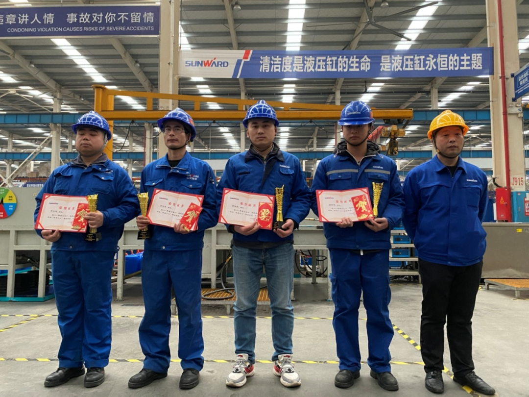 币游国际工匠 | “浪波”不言苦，，，，，甘为“人梯”承大重