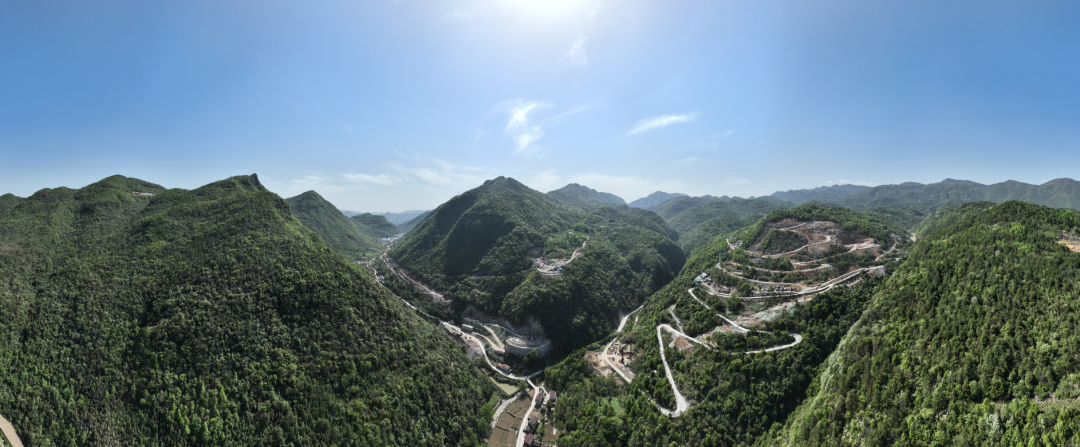 展现施工“奇效”！币游国际智能旋挖钻机强势助力炉慈高速公路建设