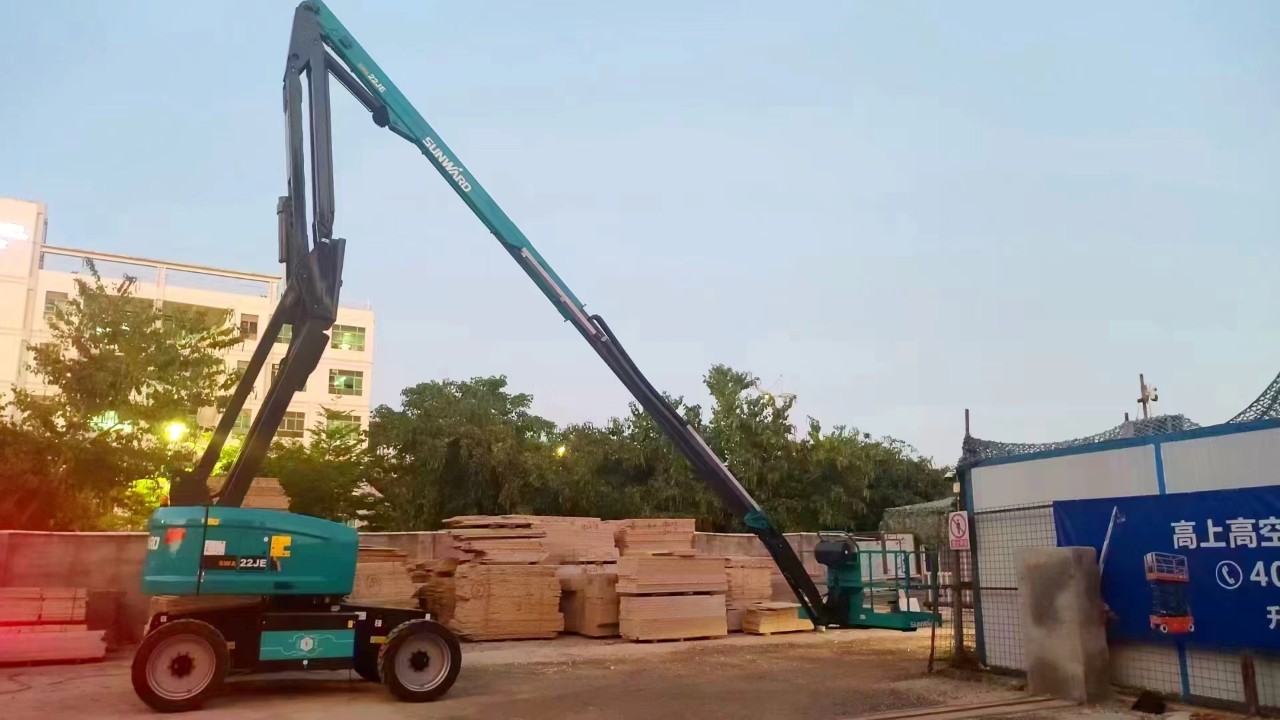 正式“上岗”！币游国际智能首台电动曲臂式高空作业平台入驻华南市场