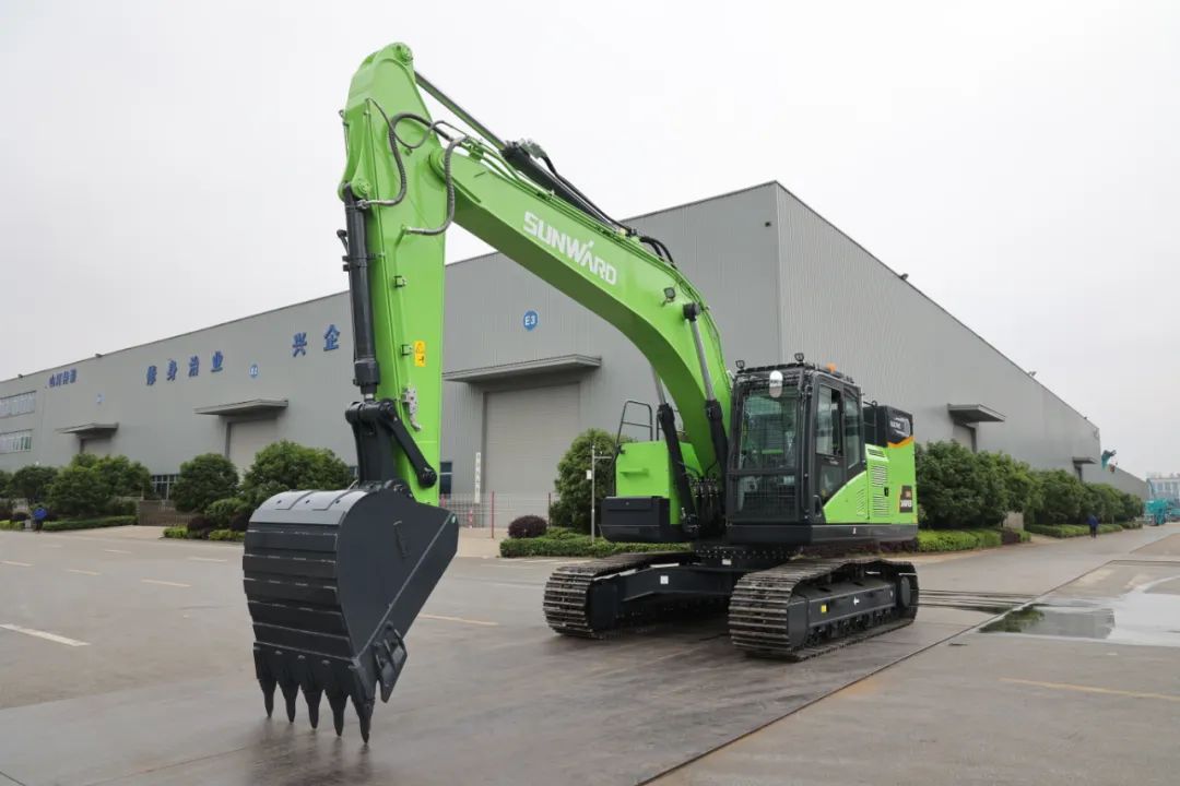 征战川藏铁路！币游国际智能新一代电动挖掘机乐成交付