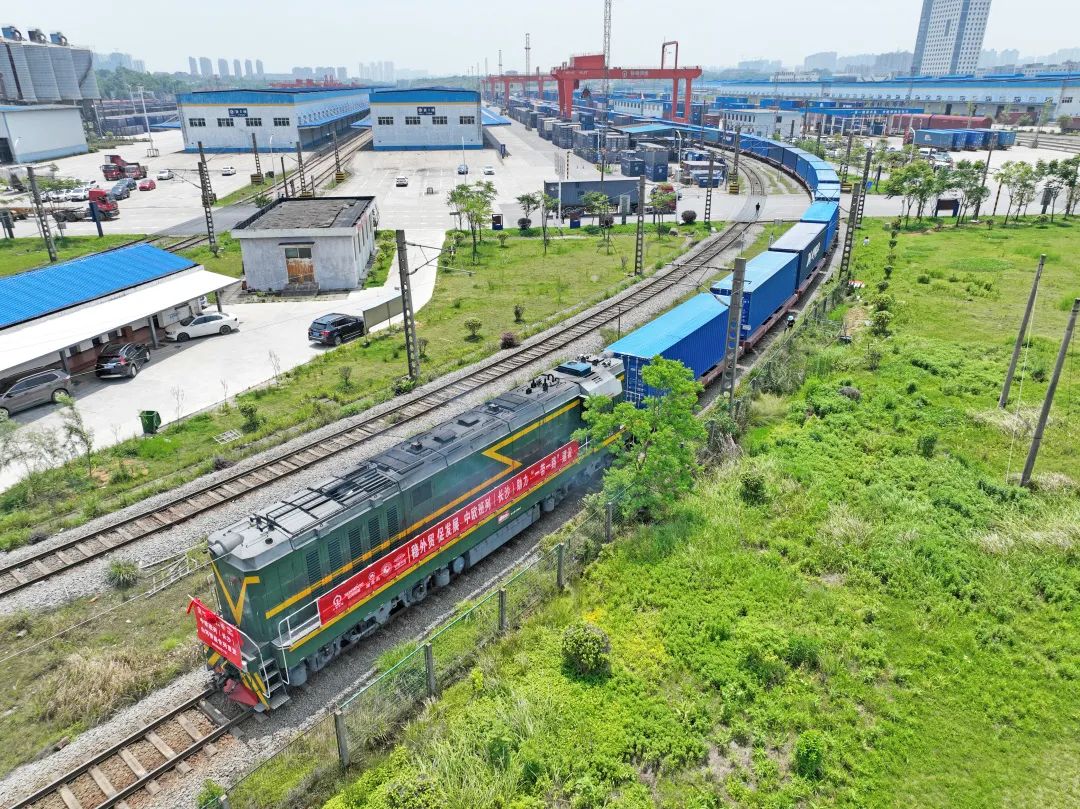 一连进军国际市场。。。。≈信钒嗔校ǔど常┍矣喂手悄茏欣殖墒追