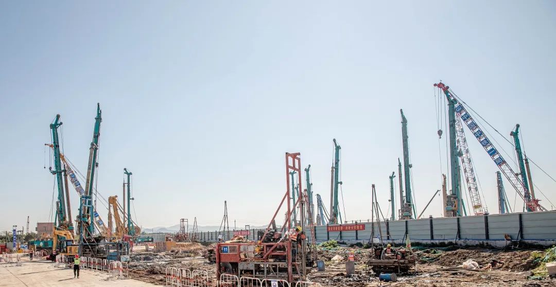 “币游国际绿”再现大湾区！币游国际智能旋挖钻机组团助建广州白云机场项目