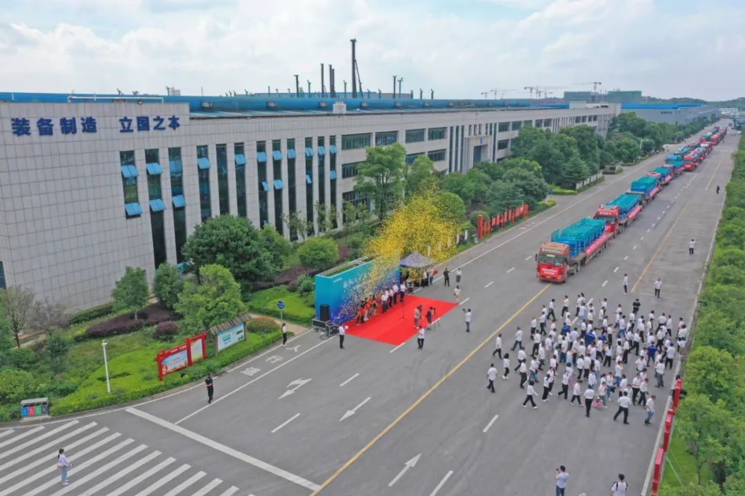 献礼二十大，，，，，，再攀新高地！币游国际智能高空机械装备再迎批量发货