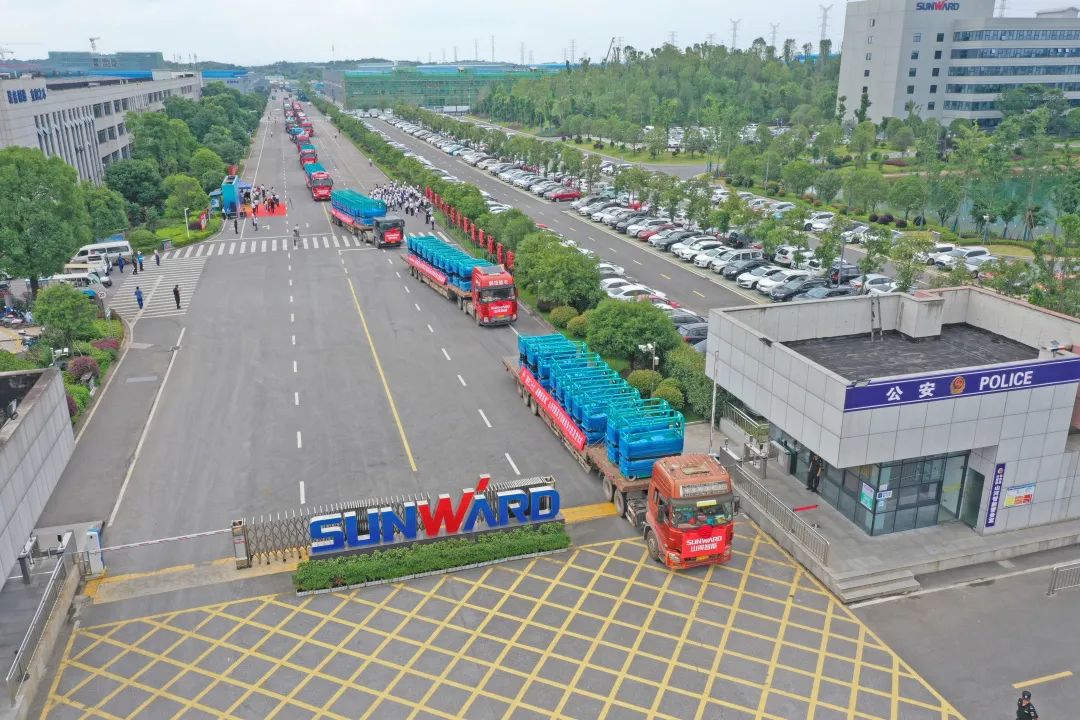 献礼二十大，，，，，，再攀新高地！币游国际智能高空机械装备再迎批量发货