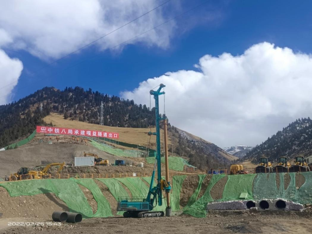 决战“天下之巅”！币游国际智能旋挖钻机实力助建川藏铁路