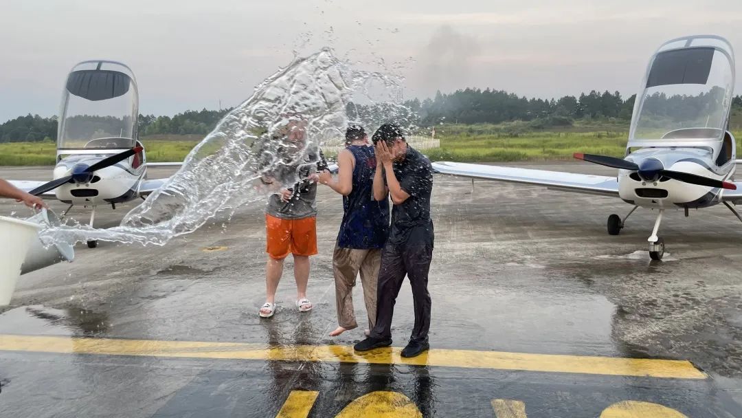 冲上云霄！湖南币游国际通航学员乐成单飞
