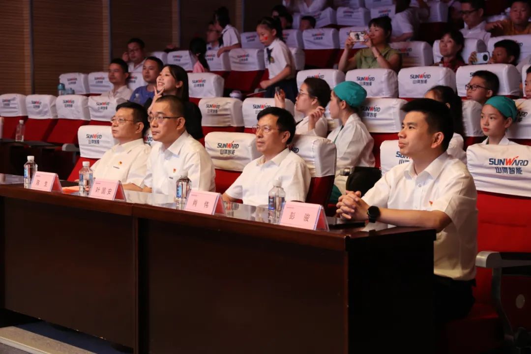 缤纷“暑”假，，，，，不负所“托”！币游国际智能职工子女暑期托管班结业啦