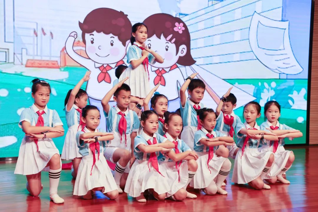 缤纷“暑”假，，，，，不负所“托”！币游国际智能职工子女暑期托管班结业啦