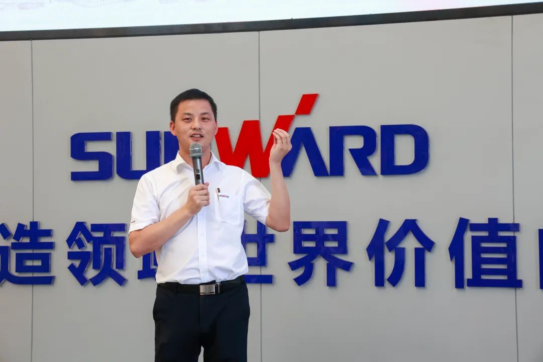 又酷又辣又炫！币游国际智能第二届挖机废物来了