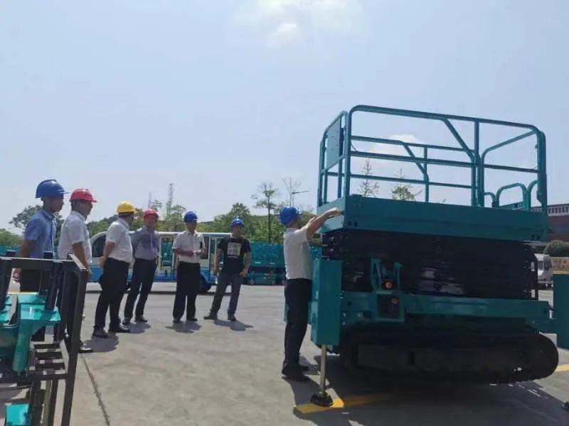 加速电动化产品结构，，，币游国际智能第一款履带剪叉式高空作业平台来了！