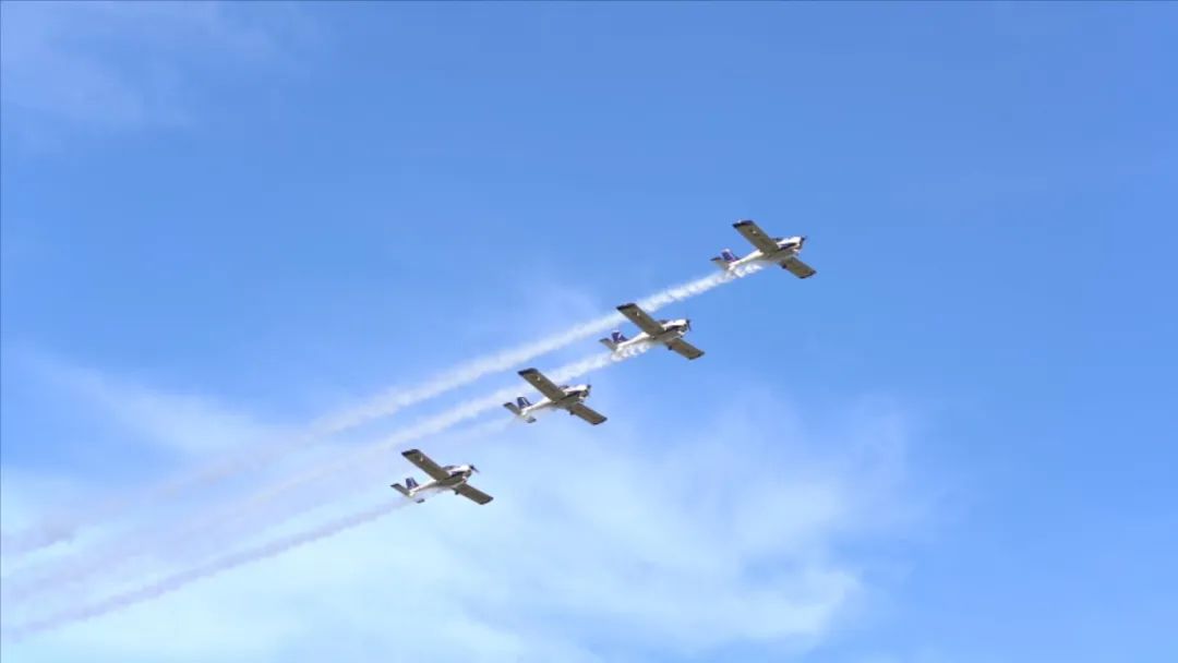 空中着花、大坡度盘旋、俯冲跃升……看币游国际航行演出队炫技2022湖南航展动态展