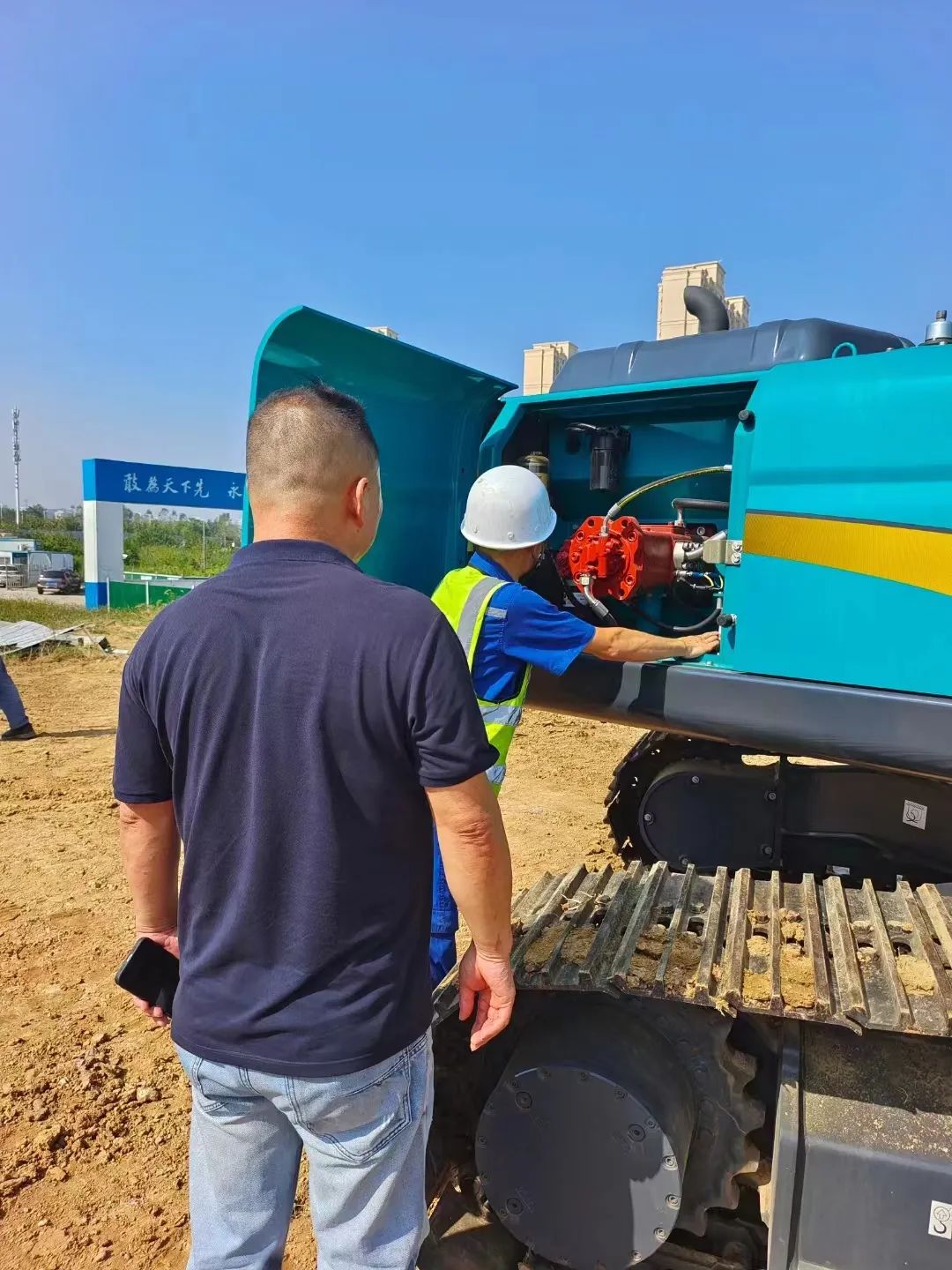 全款拿下！币游国际智能挖掘机奔赴工地一线