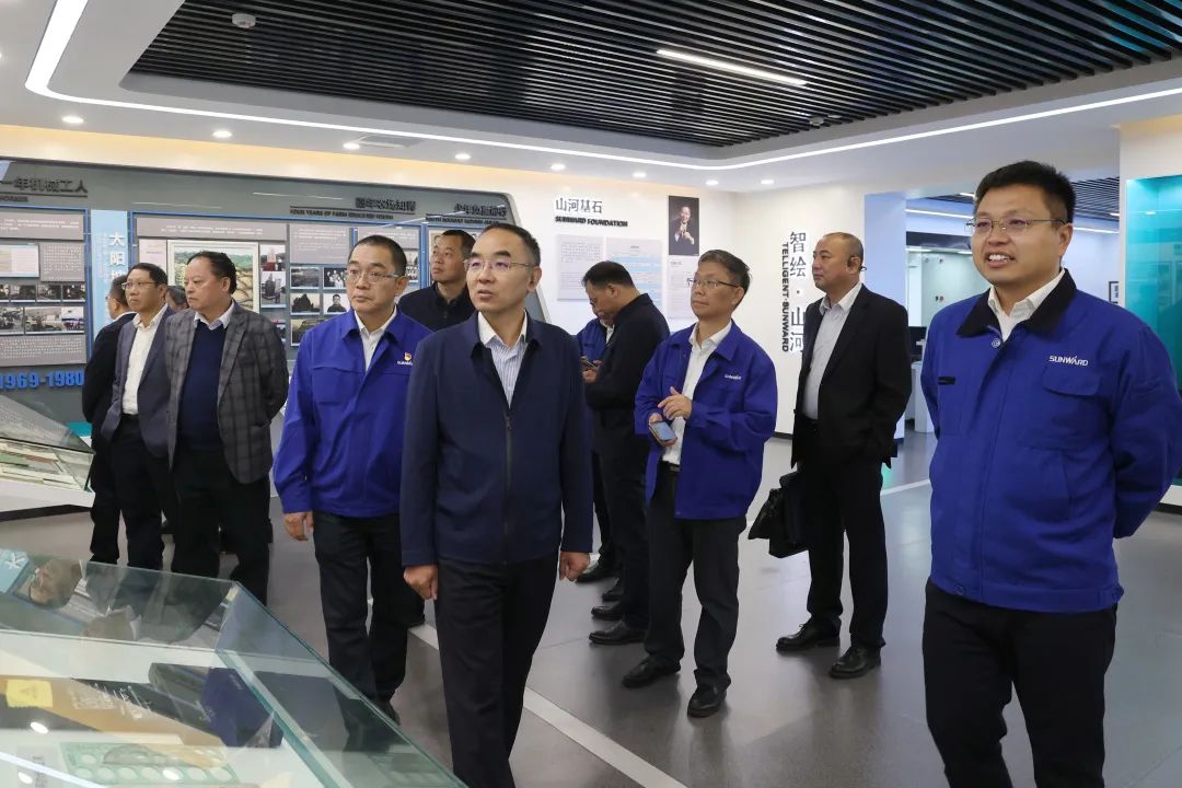 强强联合，，，，，夯实湖南工程建设湘军！币游国际智能与湖南路桥签署战略相助协议