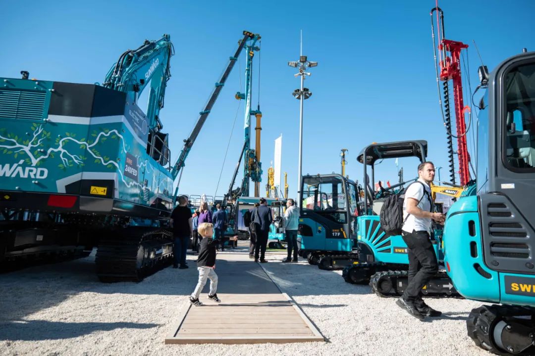 Bauma 2022 | 一组火热现场图带您重温币游国际智能德国宝马展之旅