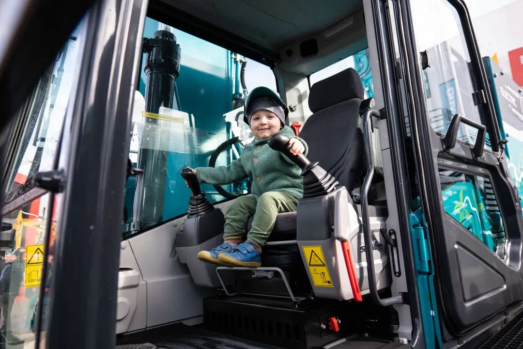 Bauma 2022 | 一组火热现场图带您重温币游国际智能德国宝马展之旅