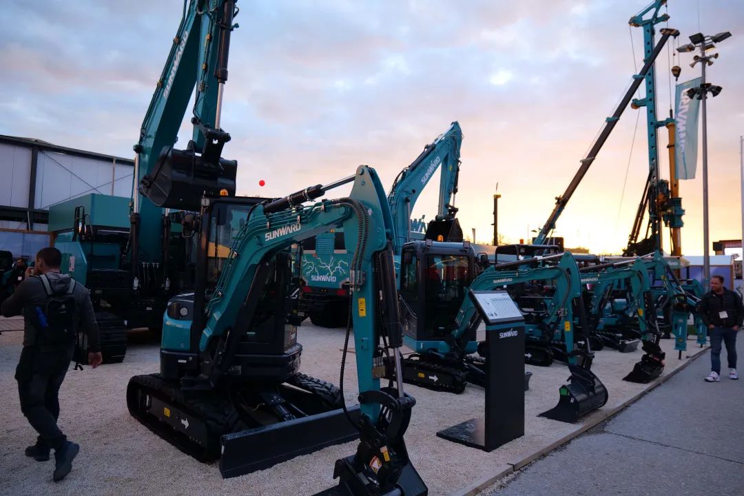 Bauma 2022 | 一组火热现场图带您重温币游国际智能德国宝马展之旅