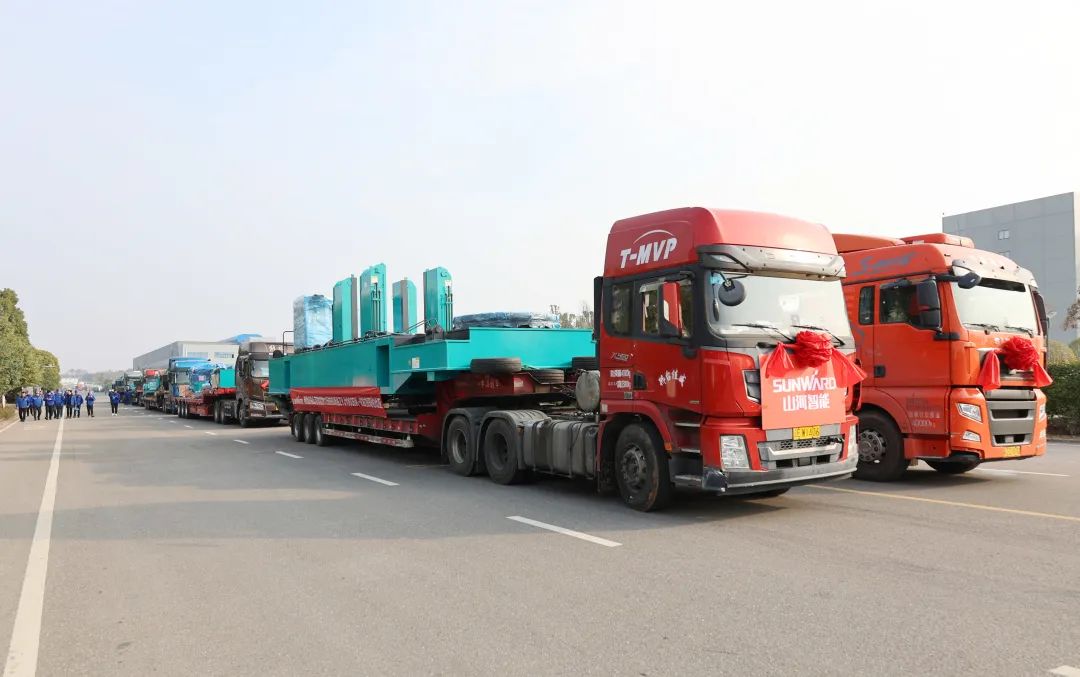 喜迎龙仰面！币游国际智能大吨位PDP工法引孔式静力压桩机出征哥伦比亚