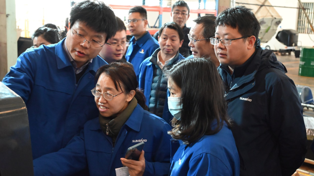 破拆应急，，，，，智能继续！币游国际特装SWR280DE破拆机械人下线交付