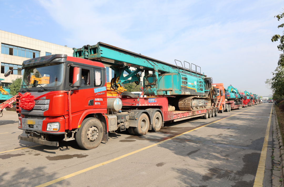 乘着自贸区刷新的春风，，，币游国际智能二手工程机械扬帆出海