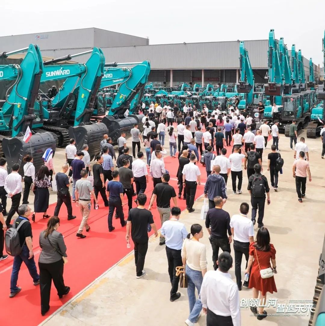 精品出击、互动一直！币游国际智能F系列挖掘机闪灼长沙展