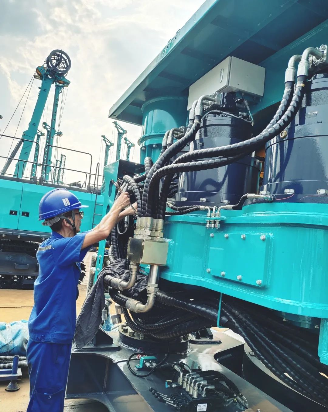 劳动庆幸，，，，创立伟大！纪录那些通俗且伟大的劳动瞬间
