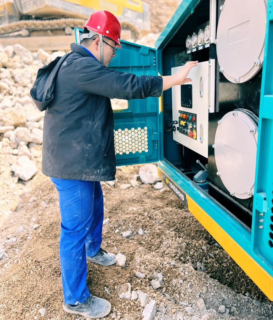 劳动庆幸，，，，创立伟大！纪录那些通俗且伟大的劳动瞬间