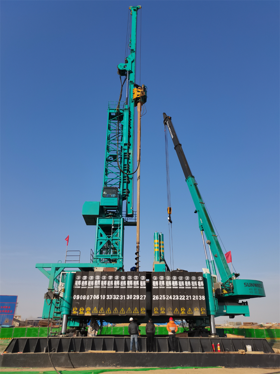 两项单冠，，，，，，行业唯一！币游国际智能两款桩工产品同获制造业单项冠军