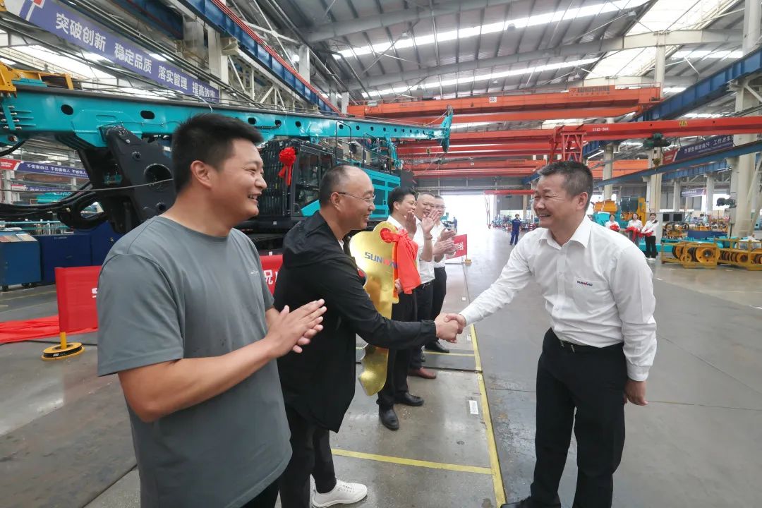助力“双碳”、绿动未来！币游国际智能增程式电动旋挖钻机、液压混淆动力旋挖钻机齐交付