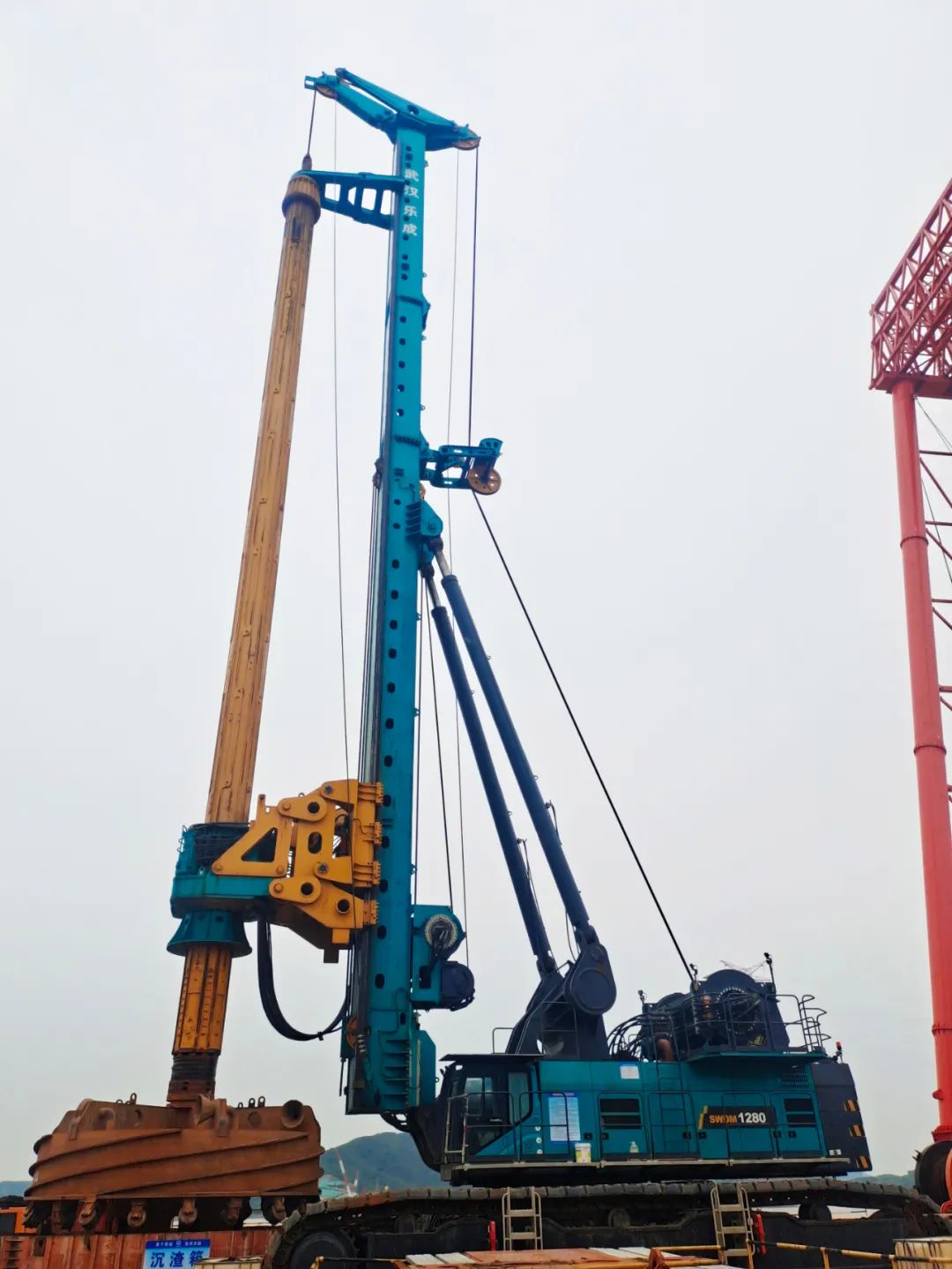 新战绩+1！币游国际智能超等旋挖钻机创6.3米直径钻孔新纪录