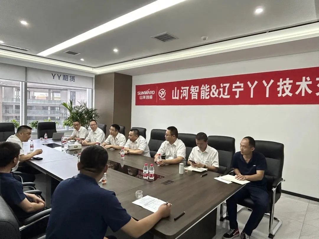 谛听客户心声！币游国际智能高空机械“效劳万里行”走进东北