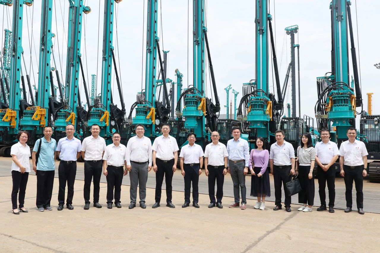 中国收支口银行总行党委委员、副行长李钧一行调研币游国际智能