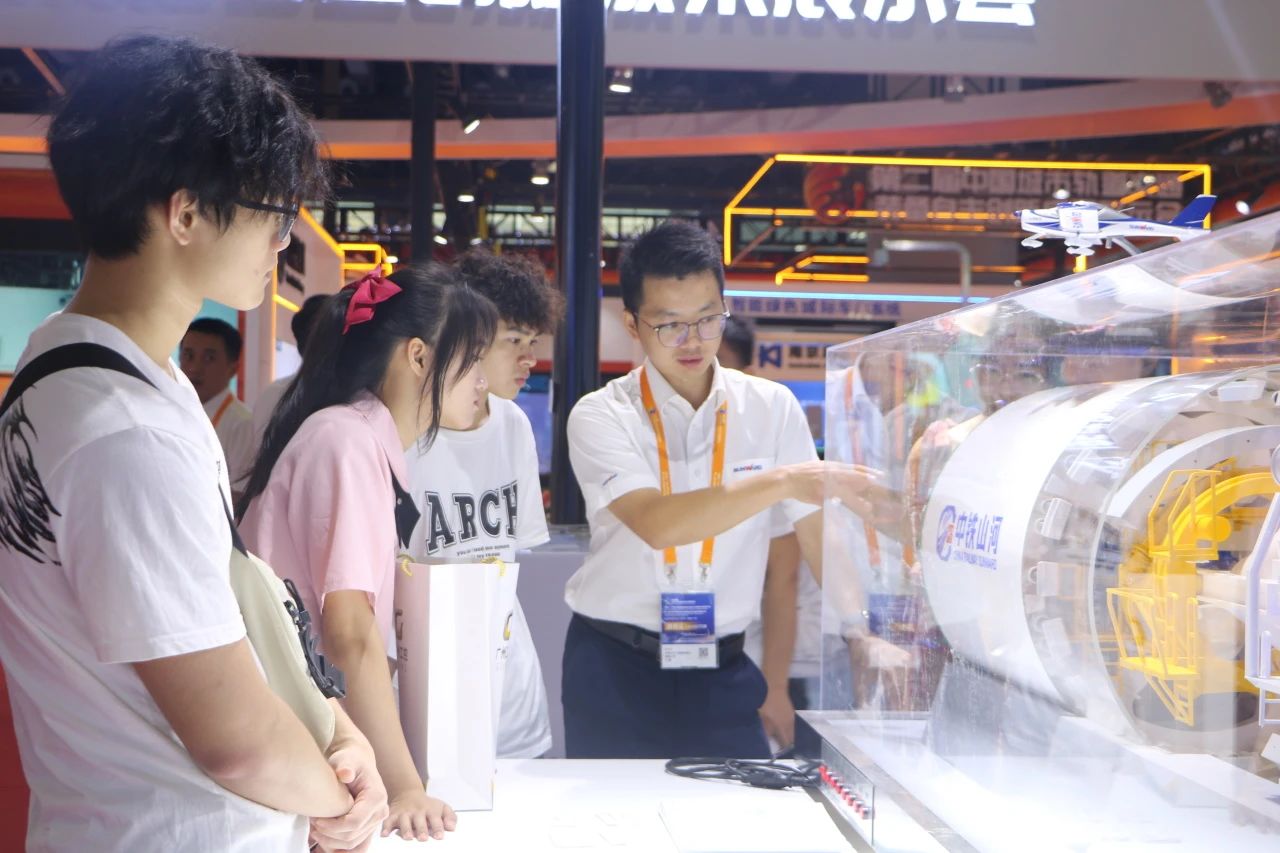 中铁币游国际亮相首届广州大湾区国际轨道交通工业生长论坛暨展览会