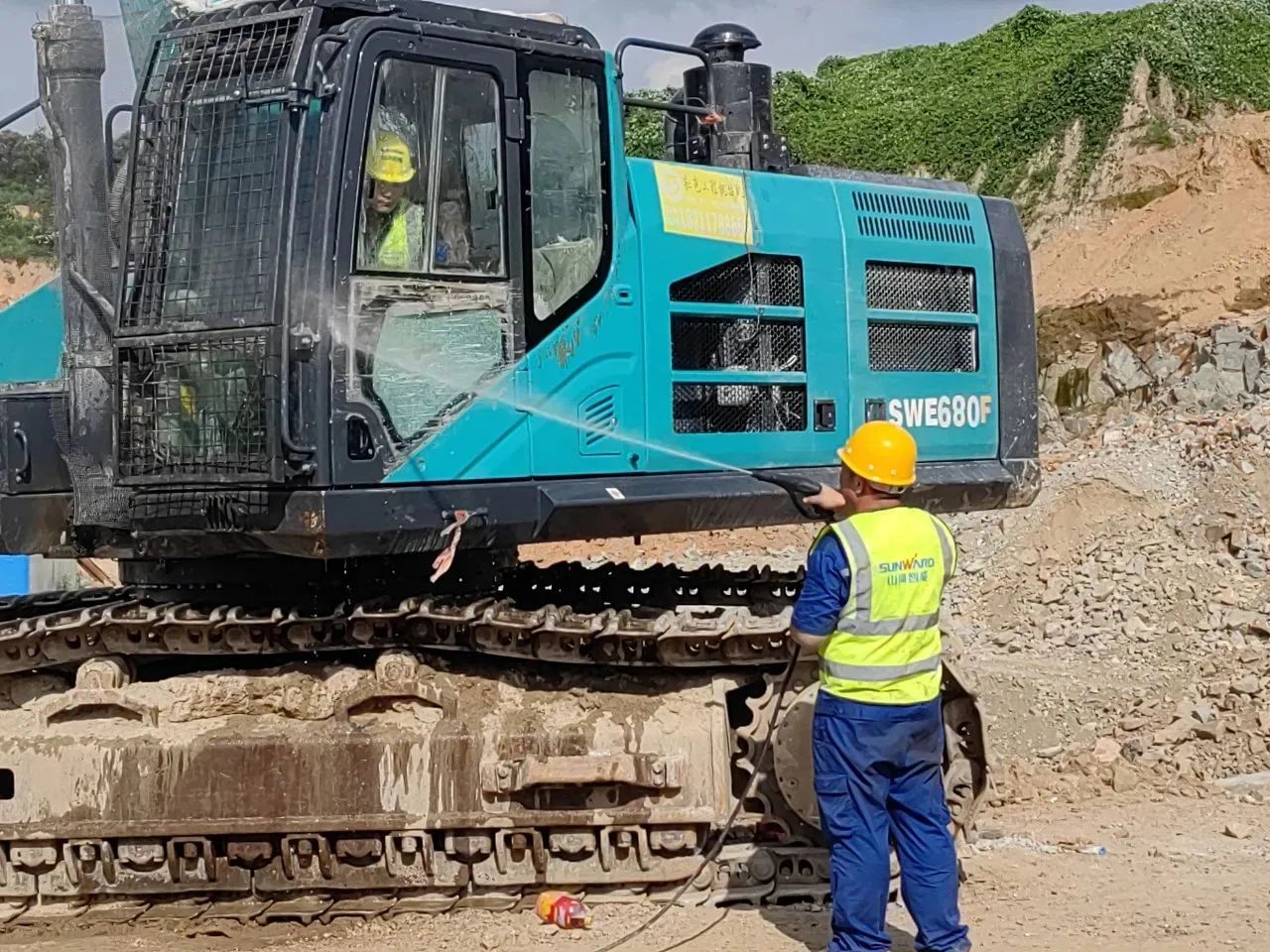 步履一直，，，，，效劳不止！币游国际智能挖掘机效劳万里行火热举行中