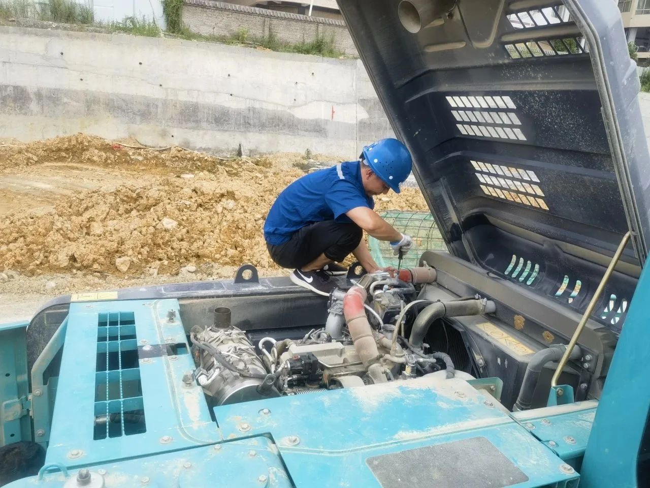 步履一直，，，，，效劳不止！币游国际智能挖掘机效劳万里行火热举行中