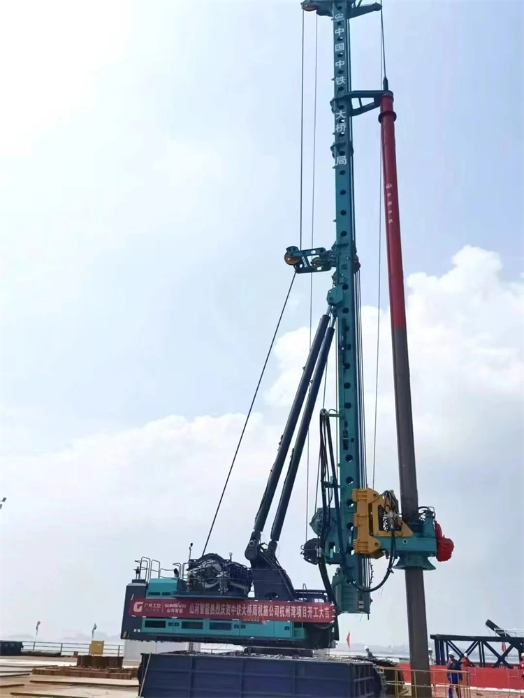 再战天下级工程！币游国际智能超等旋挖钻机SWDM800H助建杭州湾跨海铁路桥项目